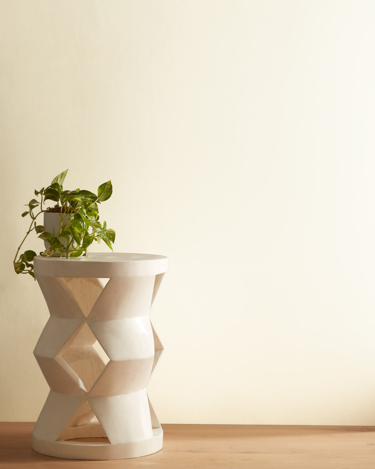 Acadia White (OC-38) – Benjamin Moore Hong Kong